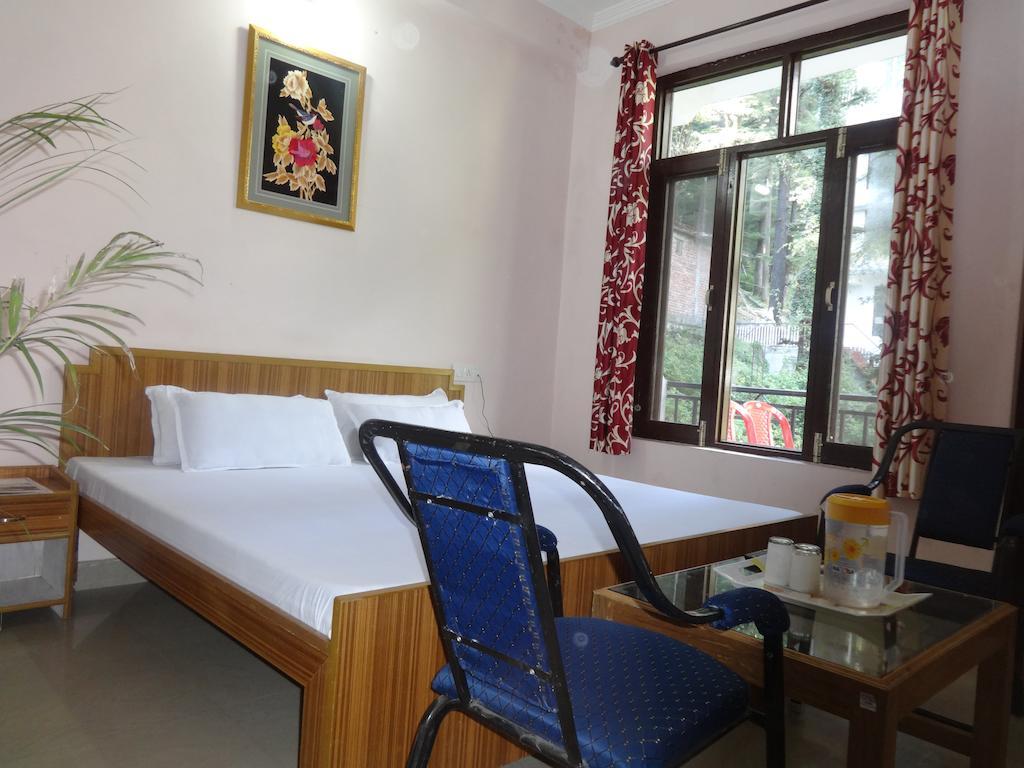 Hotel Kumar Residency Дармсала Экстерьер фото